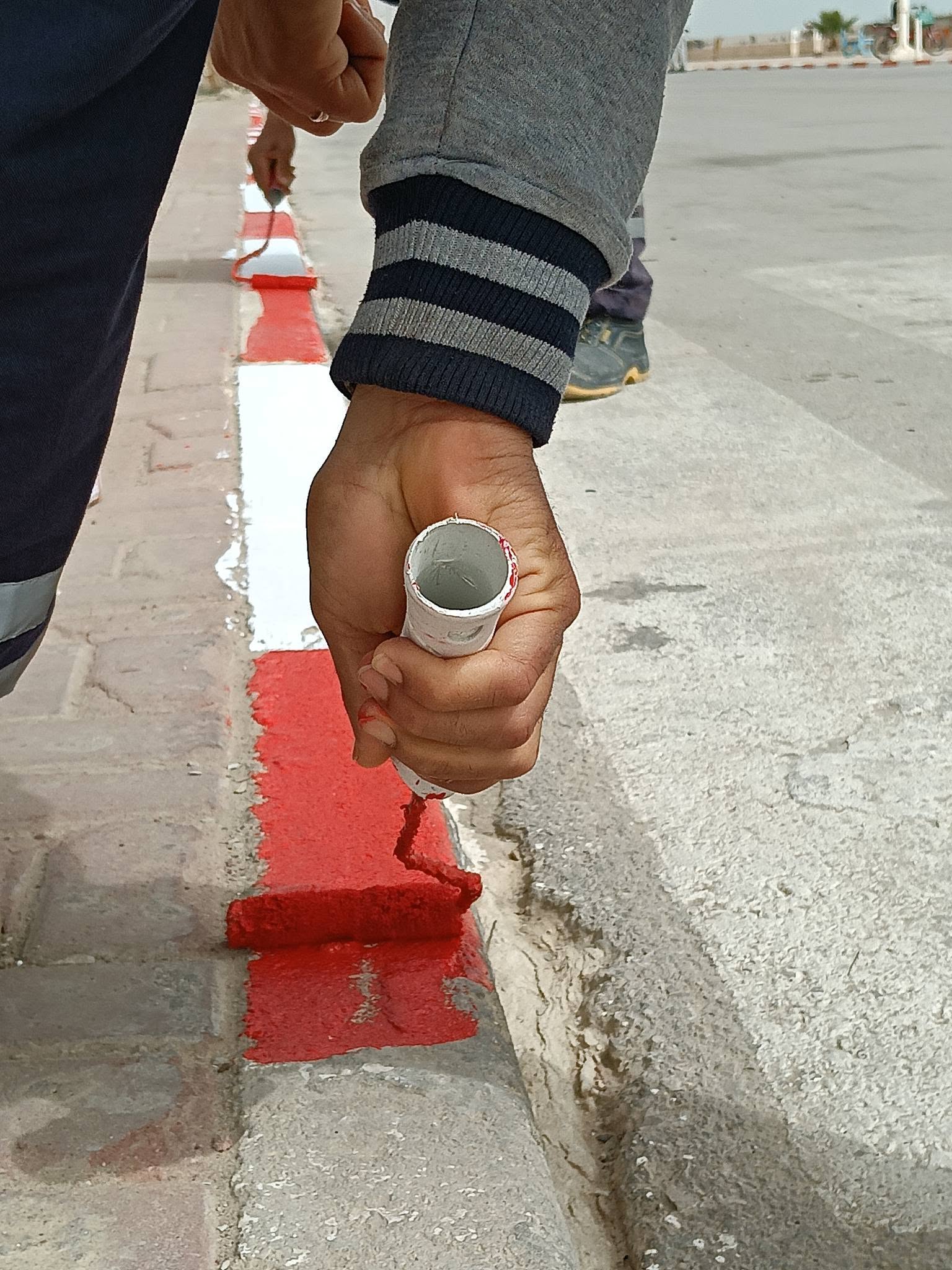 حملة تهيئة شاملة لكورنيش غنوش استعدادًا لموسم صيف 2026